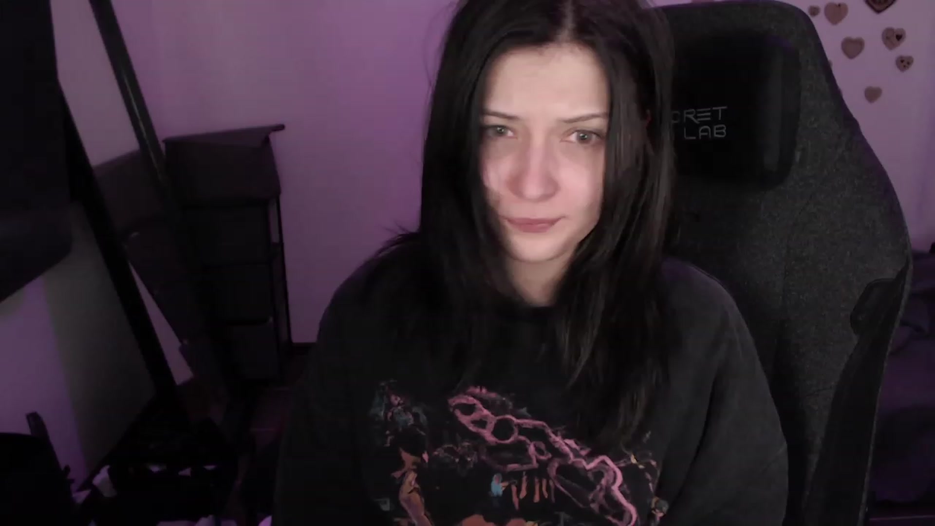 Gallery image thumbnail from RoomToAvoid's myfreecams stream on, 08/10/2023, 06:41 image 14 of 20