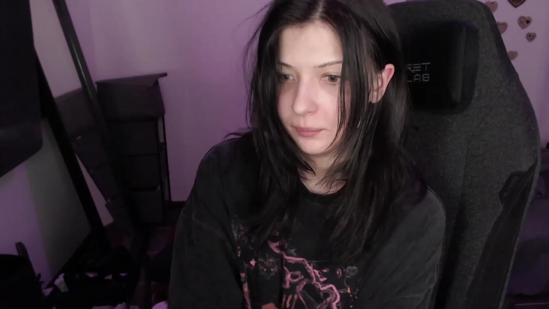 Gallery image thumbnail from RoomToAvoid's myfreecams stream on, 08/10/2023, 06:41 image 7 of 20