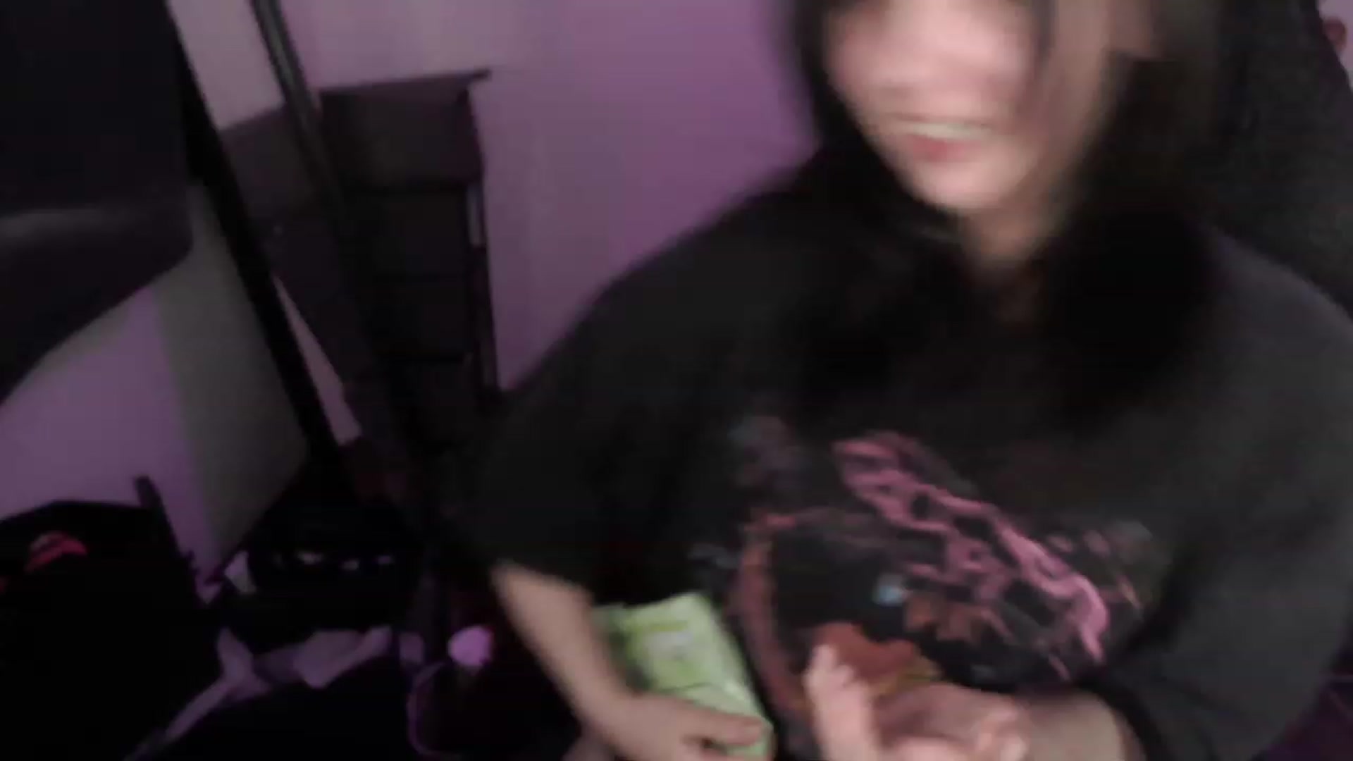 Gallery image thumbnail from RoomToAvoid's myfreecams stream on, 08/10/2023, 06:41 image 2 of 20