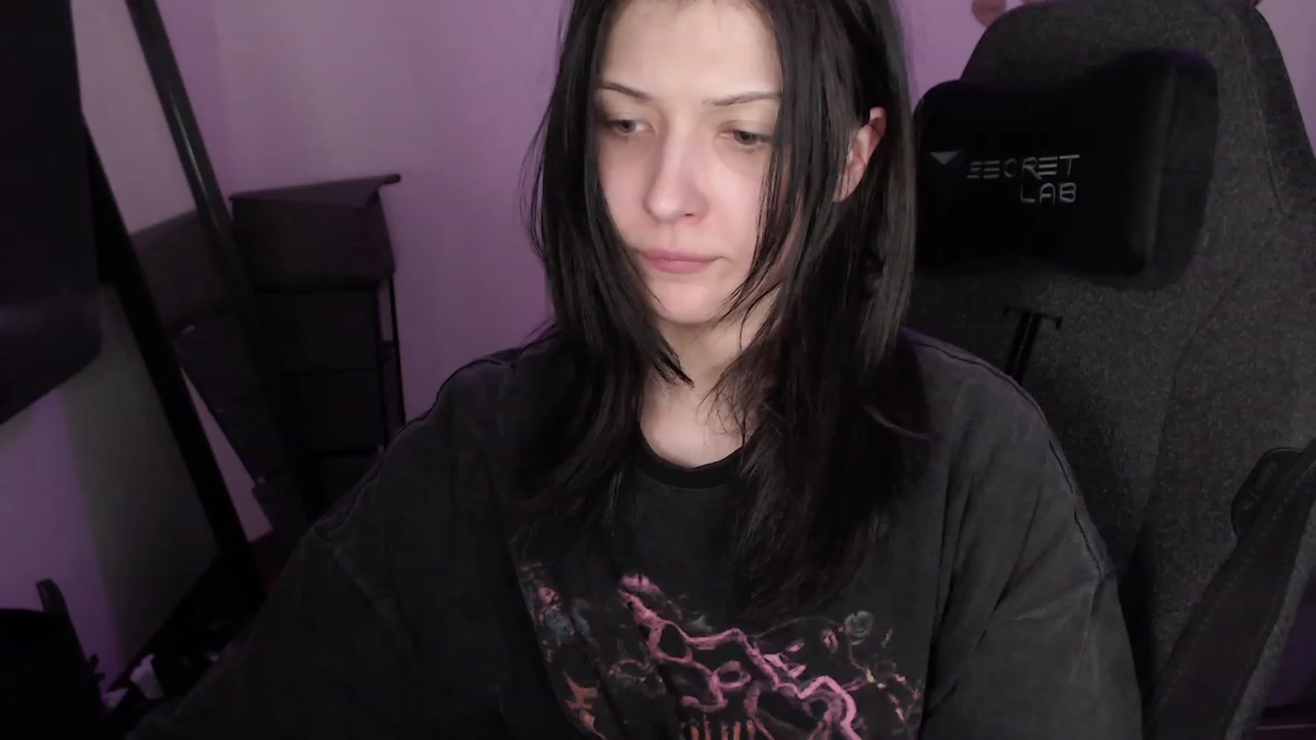 Gallery image thumbnail from RoomToAvoid's myfreecams stream on, 08/10/2023, 06:41 image 5 of 20