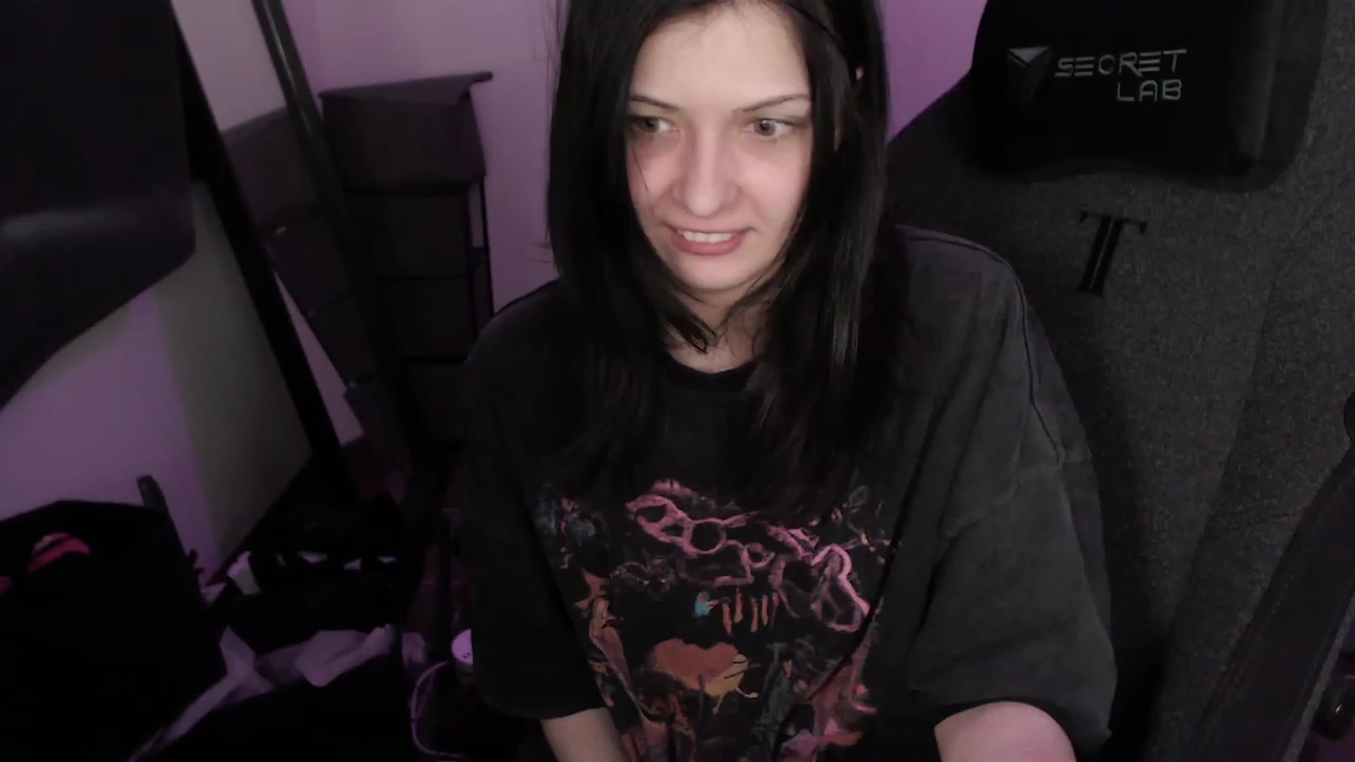 Gallery image thumbnail from RoomToAvoid's myfreecams stream on, 08/10/2023, 06:41 image 3 of 20