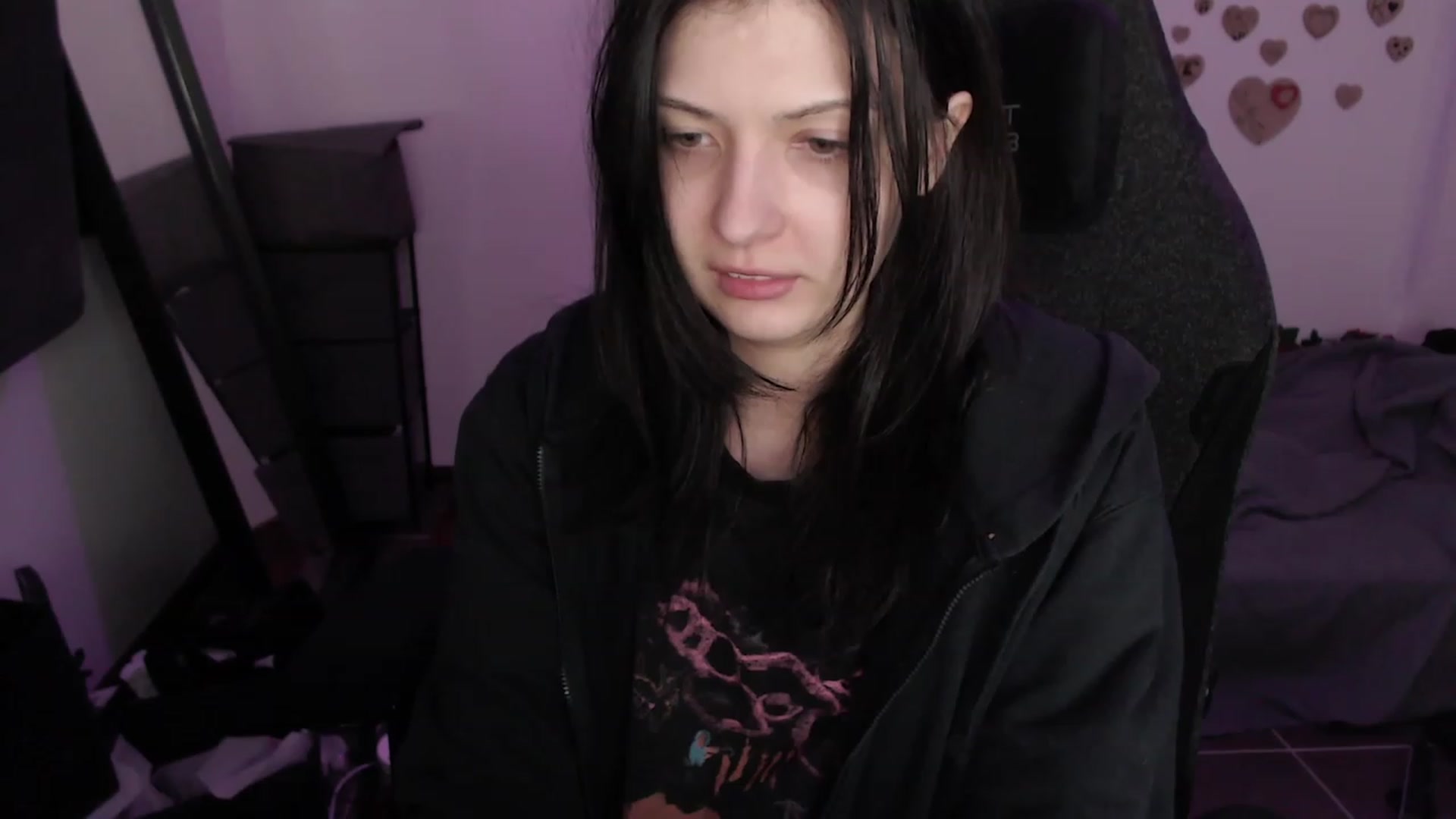 Gallery image thumbnail from RoomToAvoid's myfreecams stream on, 08/10/2023, 08:36 image 13 of 20