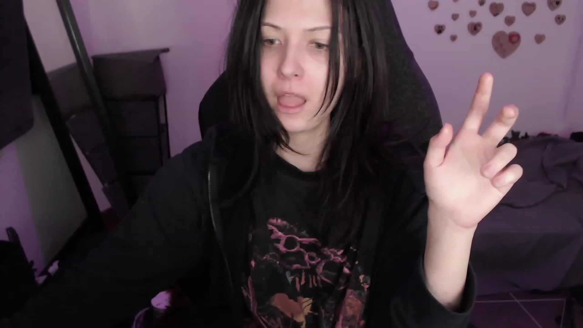 Gallery image thumbnail from RoomToAvoid's myfreecams stream on, 08/10/2023, 08:36 image 7 of 20