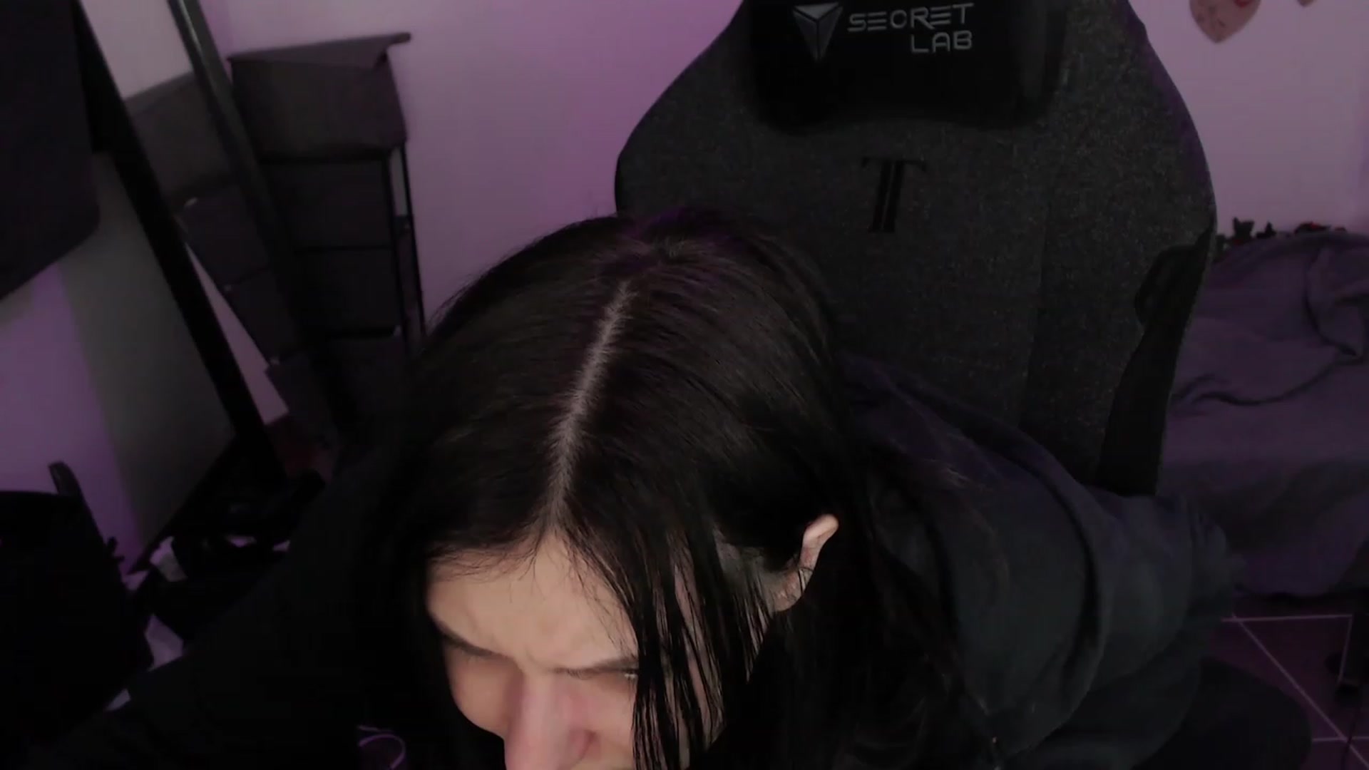 Gallery image thumbnail from RoomToAvoid's myfreecams stream on, 08/10/2023, 08:36 image 15 of 20