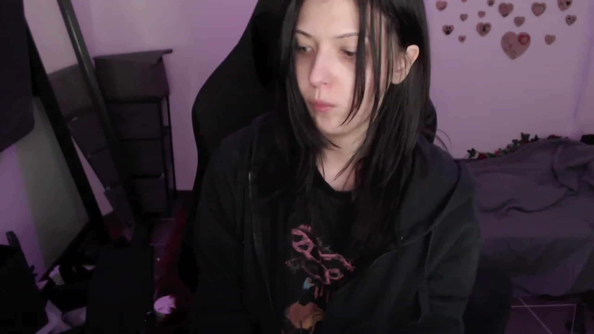 Gallery image thumbnail from RoomToAvoid's myfreecams stream on, 08/10/2023, 08:36 image 12 of 20
