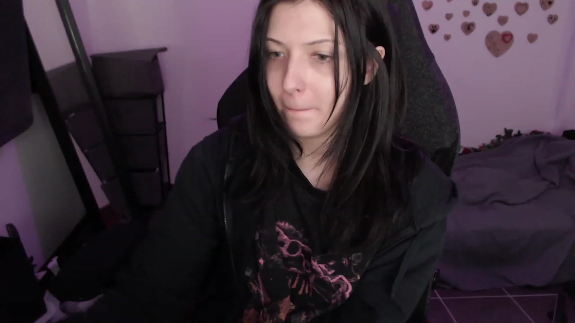 Gallery image thumbnail from RoomToAvoid's myfreecams stream on, 08/10/2023, 08:36 image 1 of 20