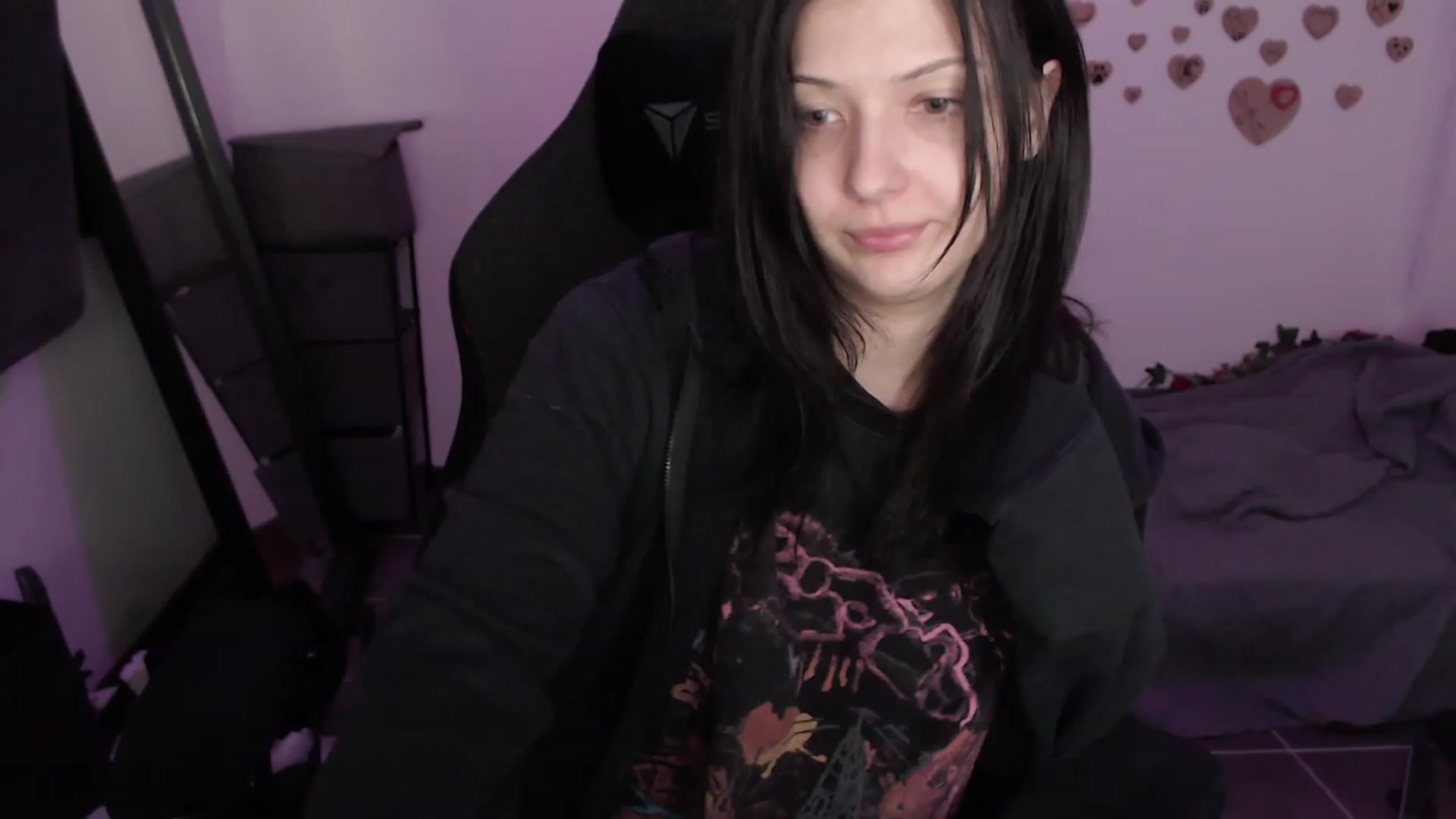 Gallery image thumbnail from RoomToAvoid's myfreecams stream on, 08/10/2023, 08:36 image 4 of 20