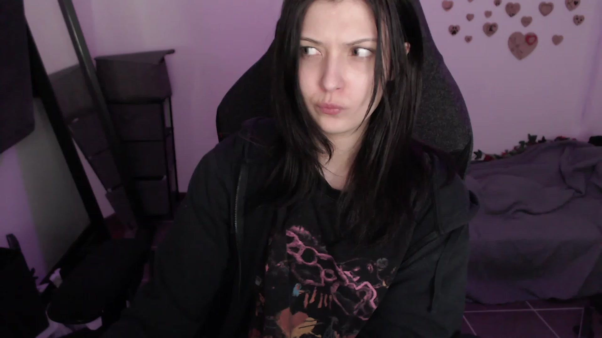 Gallery image thumbnail from RoomToAvoid's myfreecams stream on, 08/10/2023, 08:36 image 2 of 20