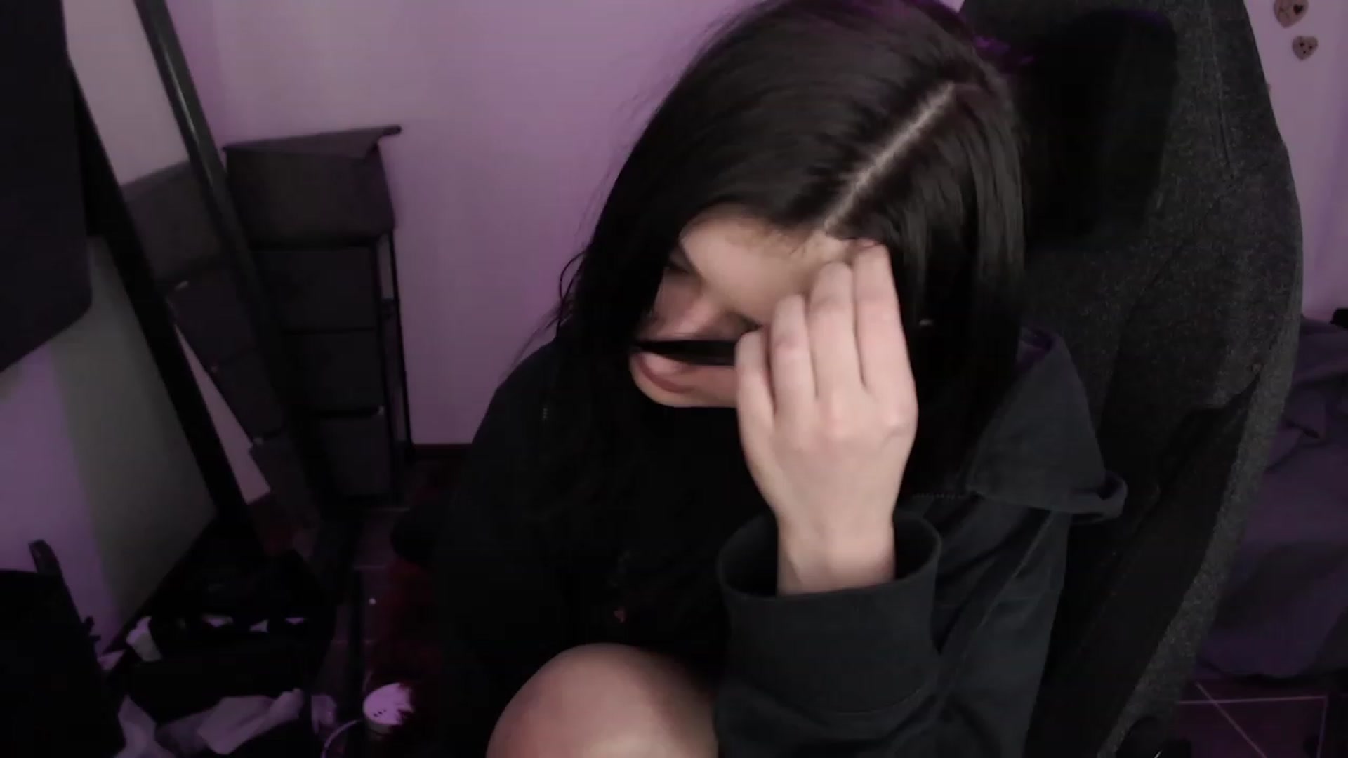 Gallery image thumbnail from RoomToAvoid's myfreecams stream on, 08/10/2023, 08:36 image 20 of 20