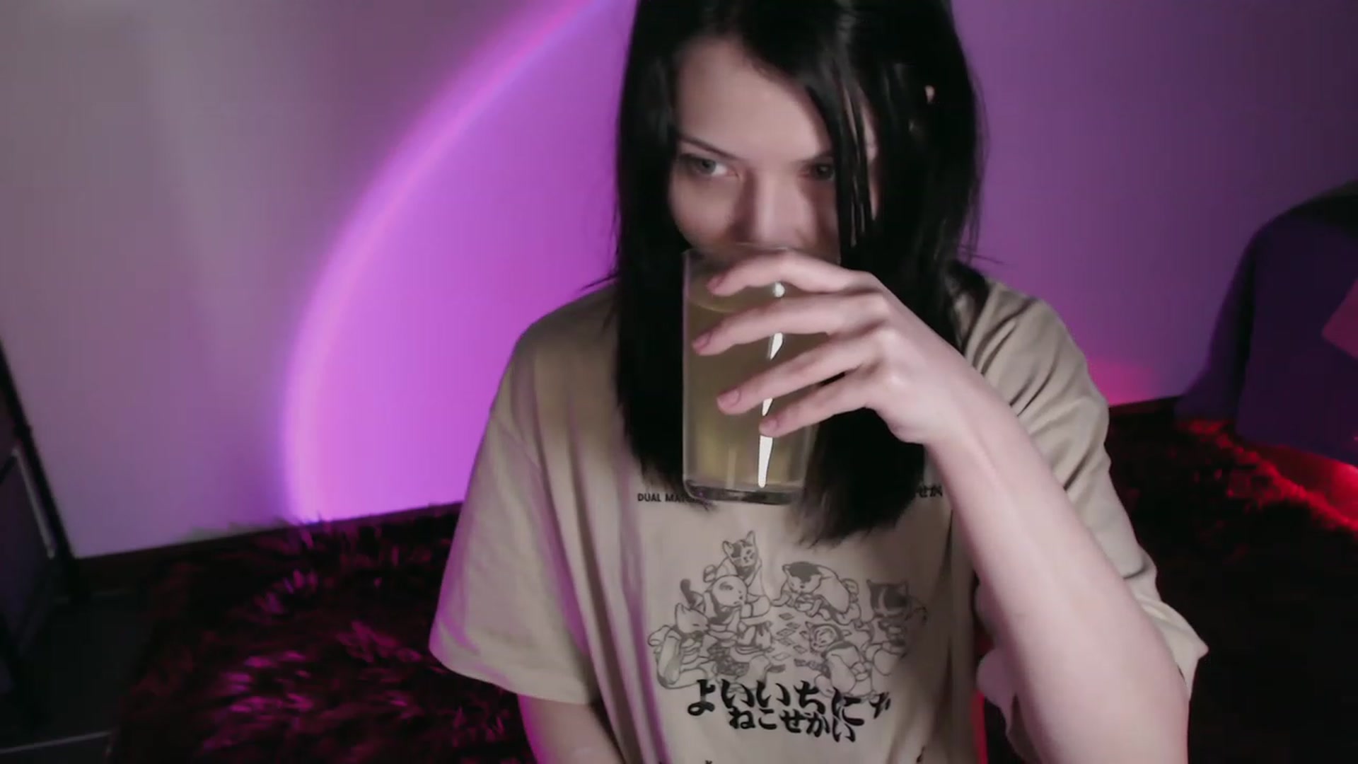 Gallery image thumbnail from RoomToAvoid's myfreecams stream on, 08/13/2023, 03:10 image 15 of 20