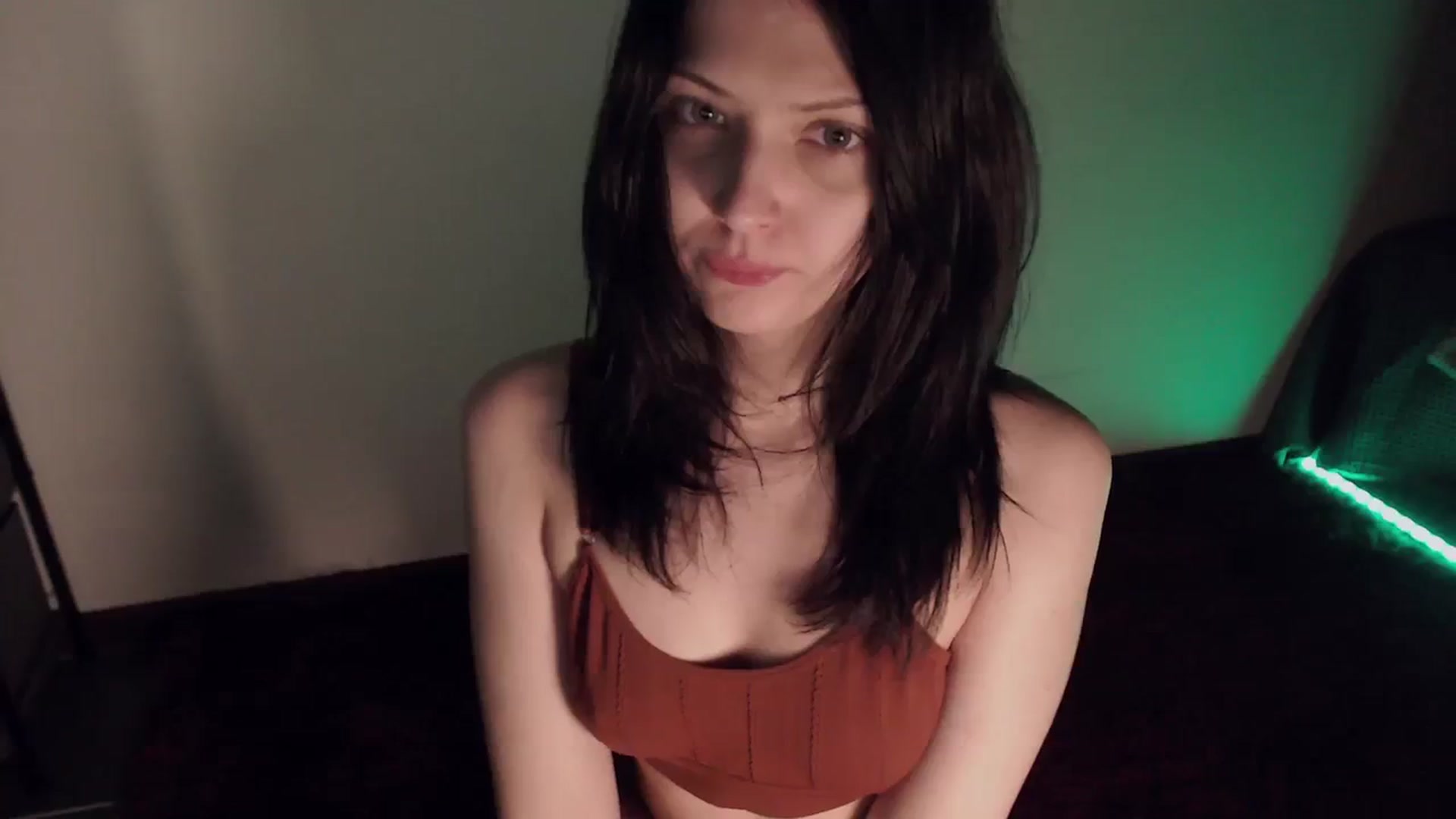 Gallery image thumbnail from RoomToAvoid's myfreecams stream on, 08/13/2023, 04:59 image 6 of 20