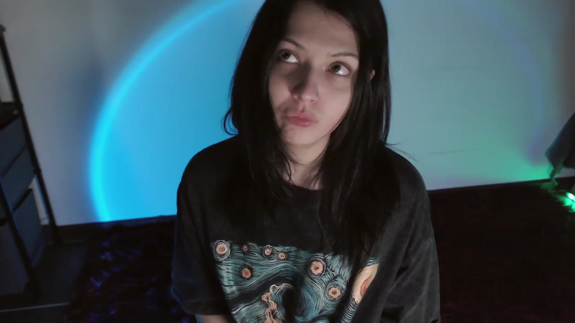 Gallery image thumbnail from RoomToAvoid's myfreecams stream on, 08/14/2023, 05:38 image 12 of 20
