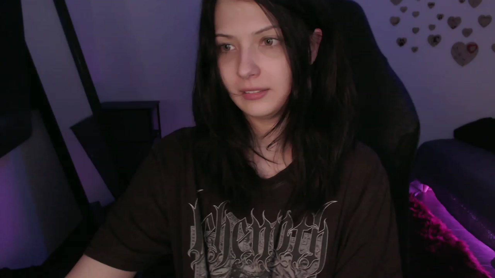 Gallery image thumbnail from RoomToAvoid's myfreecams stream on, 08/17/2023, 05:34 image 19 of 20