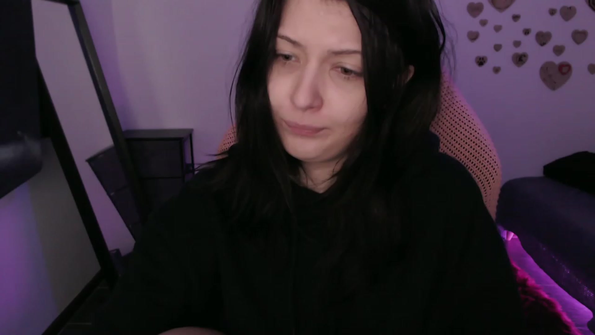 Gallery image thumbnail from RoomToAvoid's myfreecams stream on, 08/18/2023, 02:34 image 5 of 20