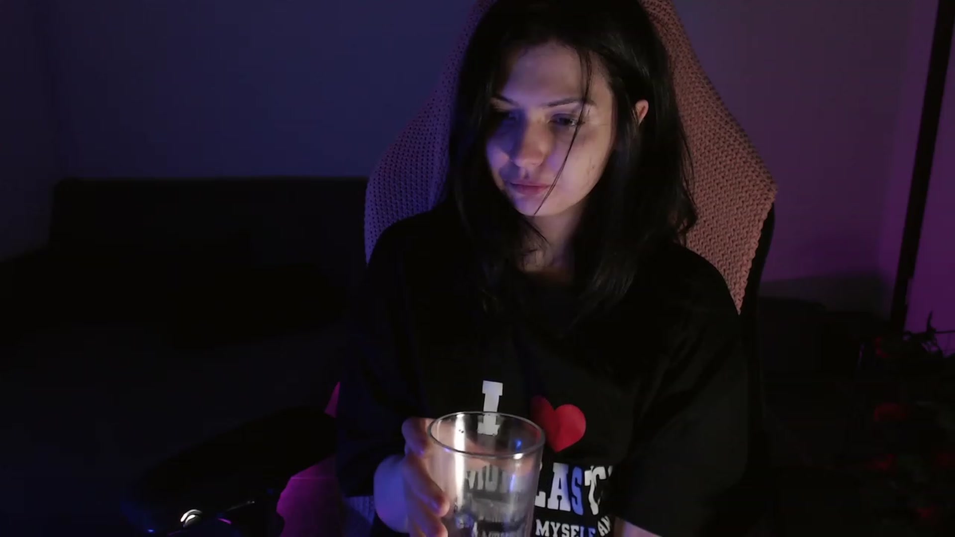 Gallery image thumbnail from RoomToAvoid's myfreecams stream on, 08/28/2023, 04:47 image 20 of 20