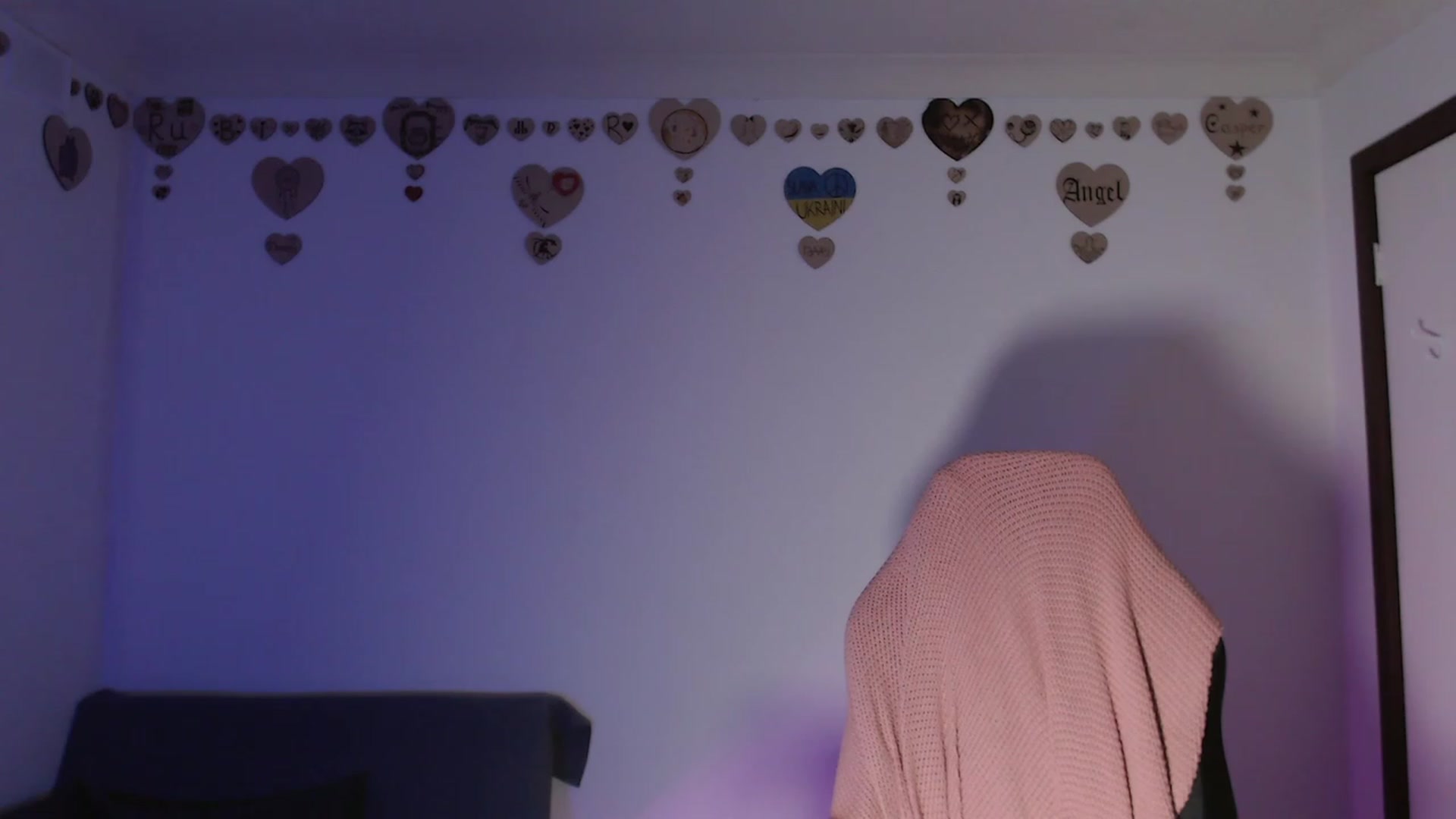 Gallery image thumbnail from RoomToAvoid's myfreecams stream on, 08/28/2023, 04:47 image 4 of 20