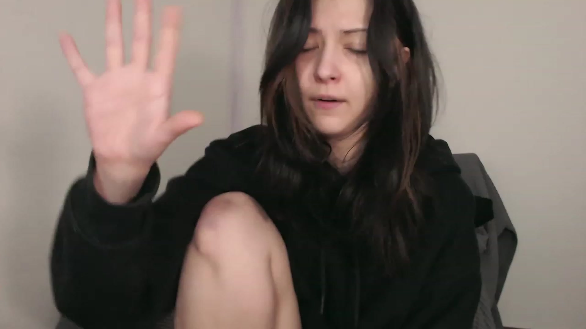 Gallery image thumbnail from RoomToAvoid's myfreecams stream on, 09/02/2023, 03:16 image 6 of 20