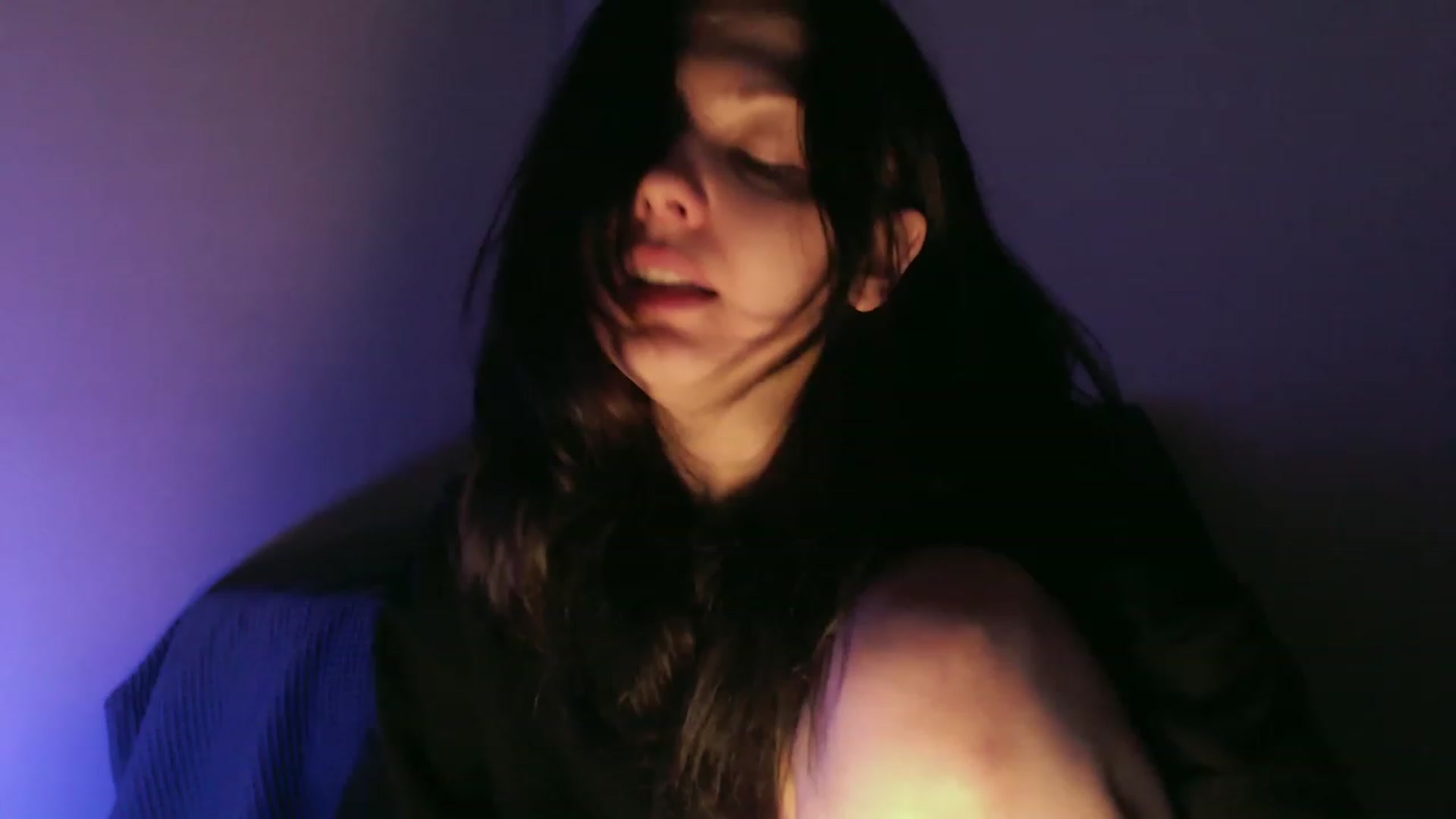 Gallery image thumbnail from RoomToAvoid's myfreecams stream on, 09/02/2023, 05:29 image 10 of 20