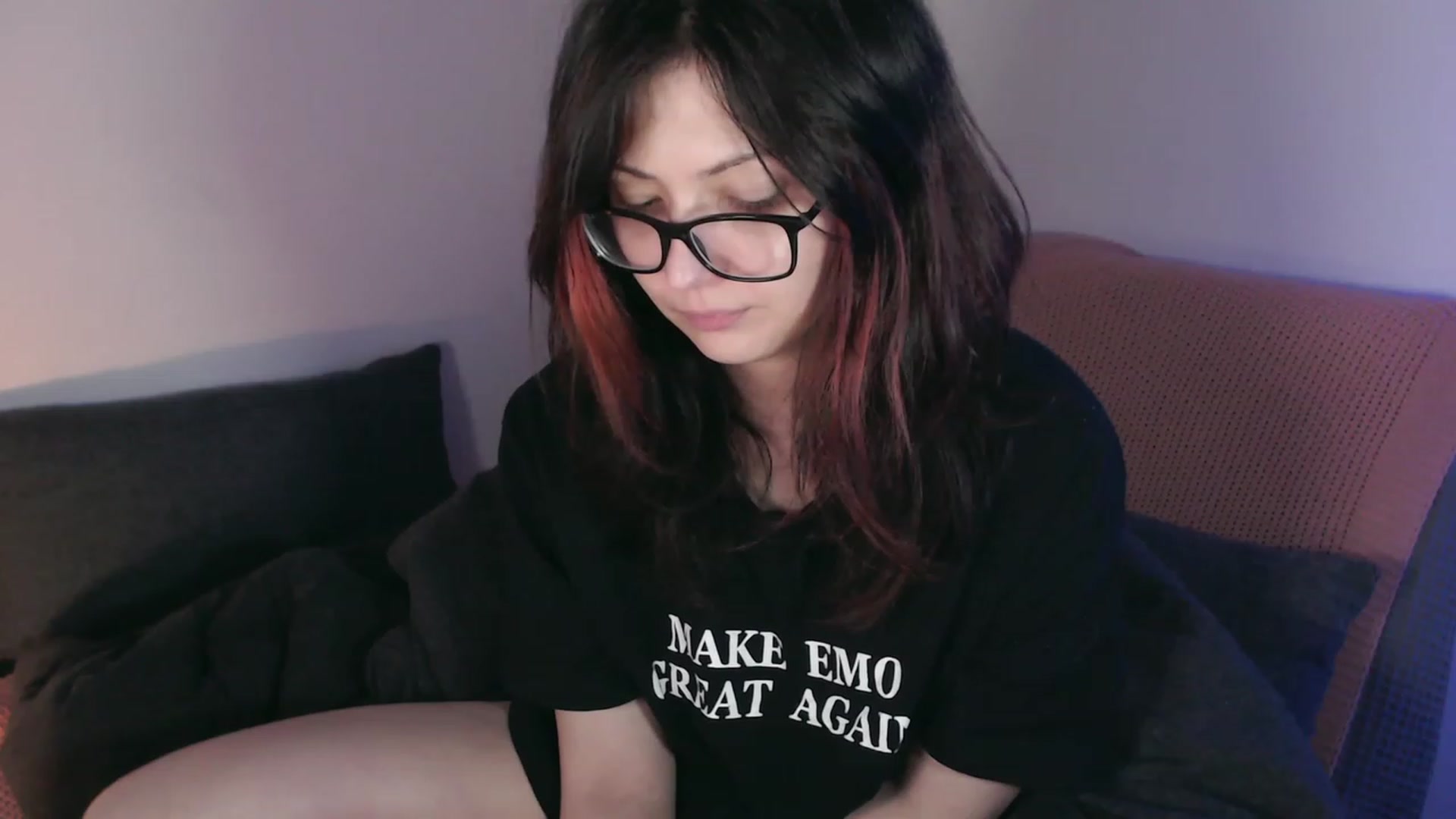 Gallery image thumbnail from RoomToAvoid's myfreecams stream on, 09/11/2023, 06:31 image 4 of 20