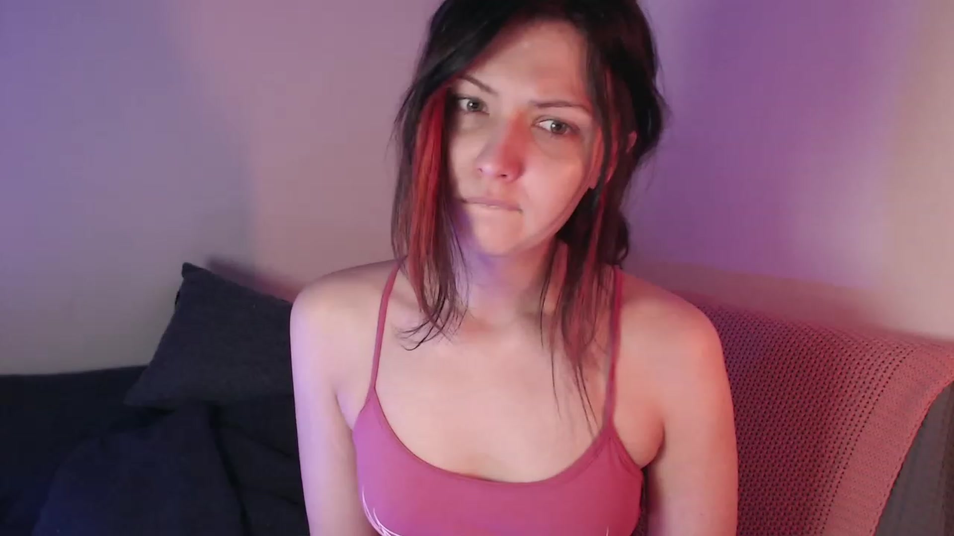 Gallery image thumbnail from RoomToAvoid's myfreecams stream on, 09/12/2023, 06:43 image 14 of 20