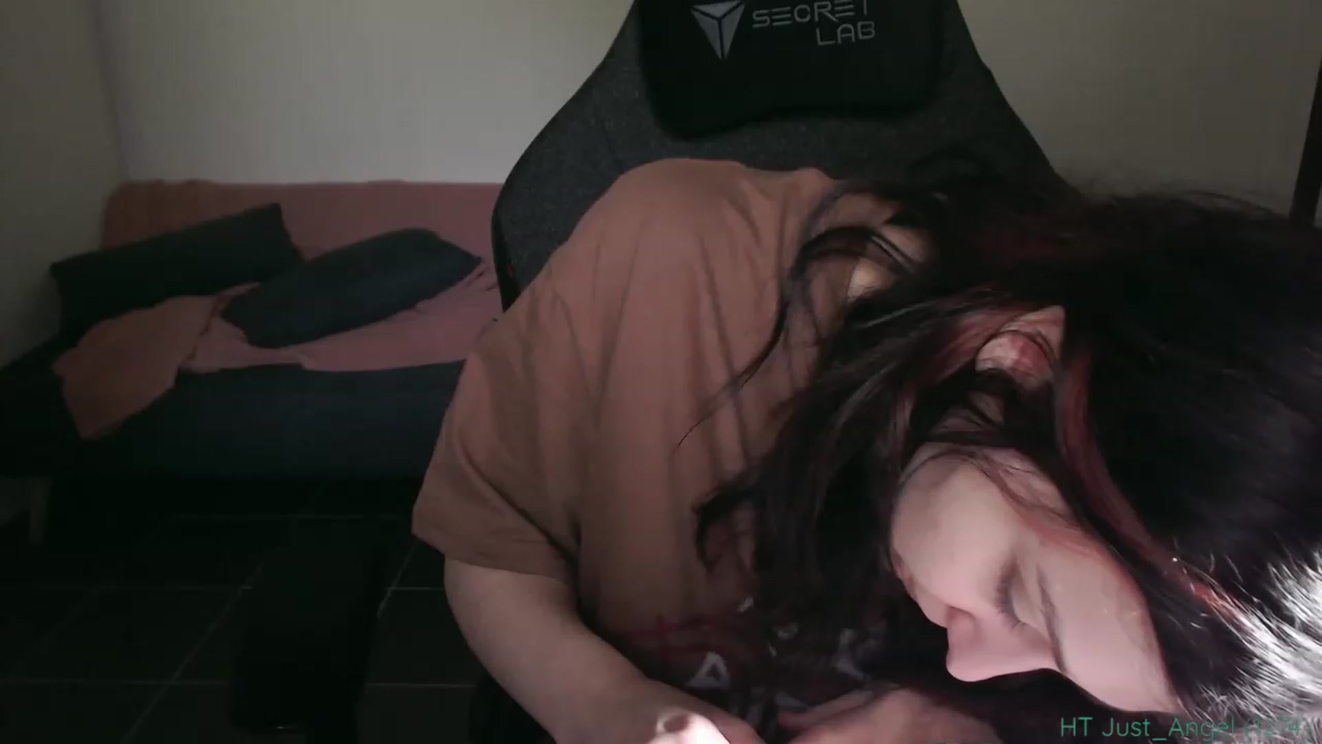 Gallery image thumbnail from RoomToAvoid's myfreecams stream on, 09/14/2023, 05:27 image 15 of 20