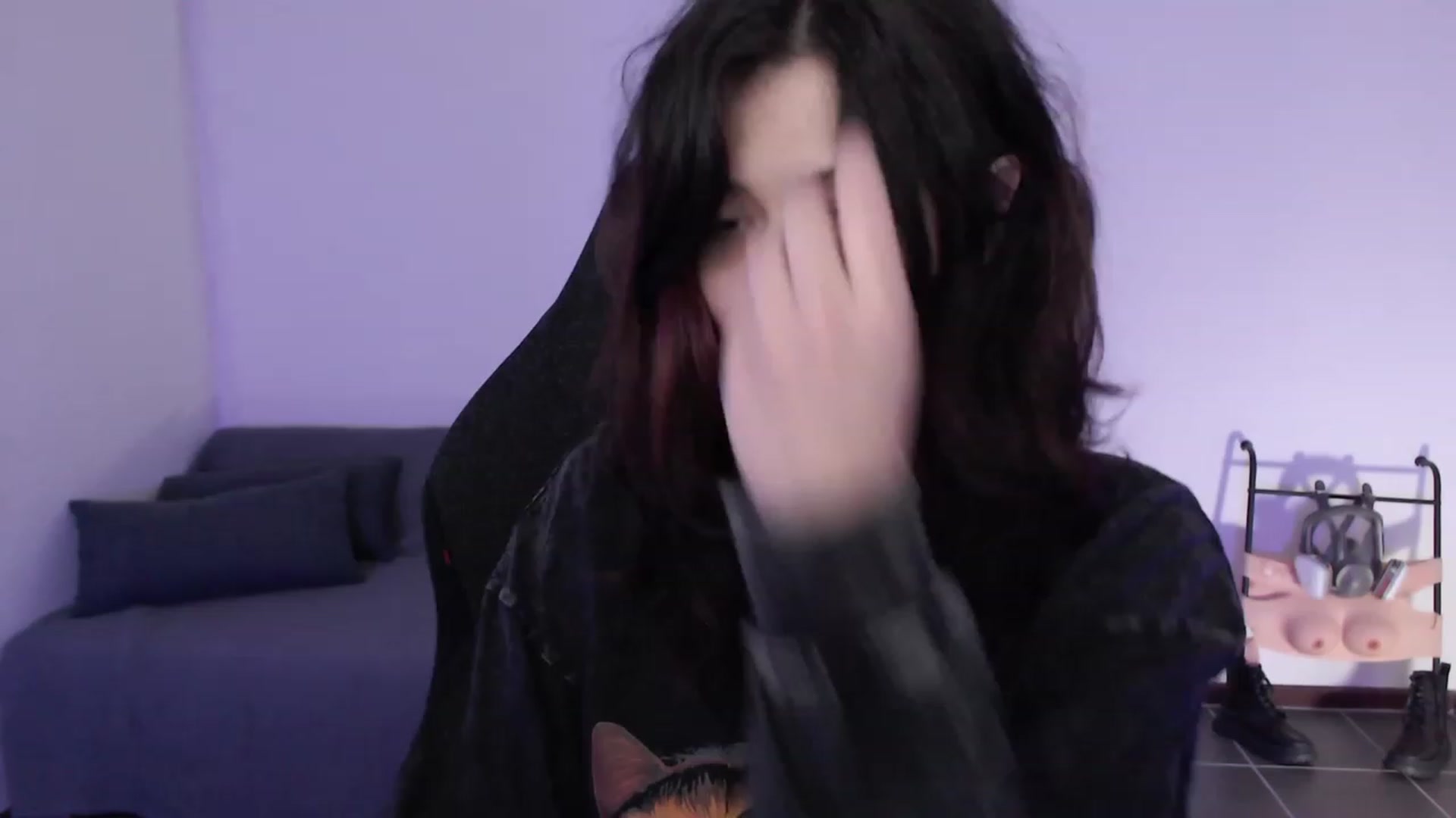Gallery image thumbnail from RoomToAvoid's myfreecams stream on, 09/21/2023, 04:51 image 1 of 20