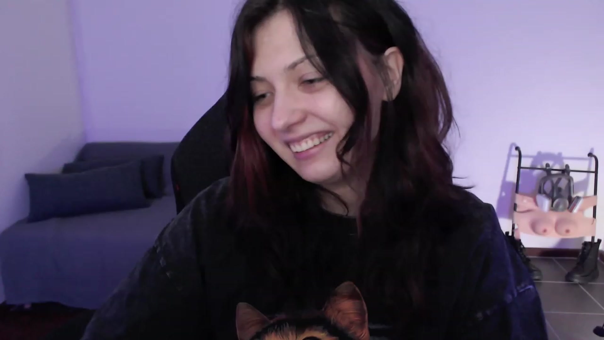 Gallery image thumbnail from RoomToAvoid's myfreecams stream on, 09/21/2023, 04:51 image 14 of 20
