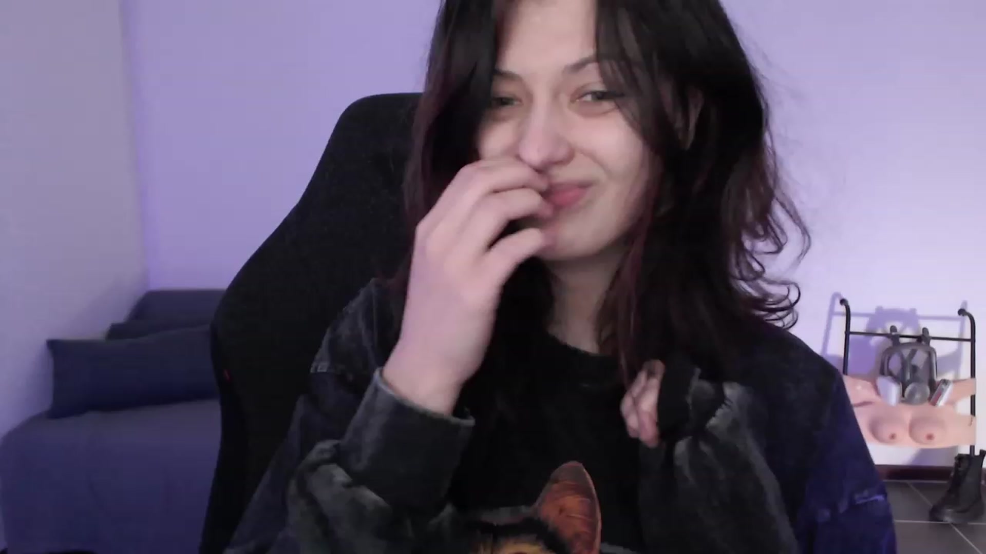 Gallery image thumbnail from RoomToAvoid's myfreecams stream on, 09/21/2023, 04:51 image 6 of 20