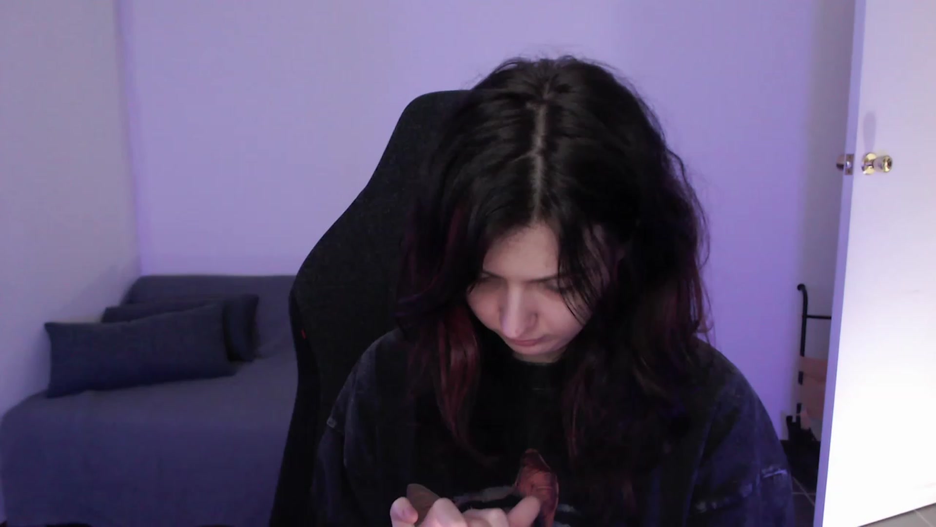 Gallery image thumbnail from RoomToAvoid's myfreecams stream on, 09/21/2023, 04:51 image 4 of 20