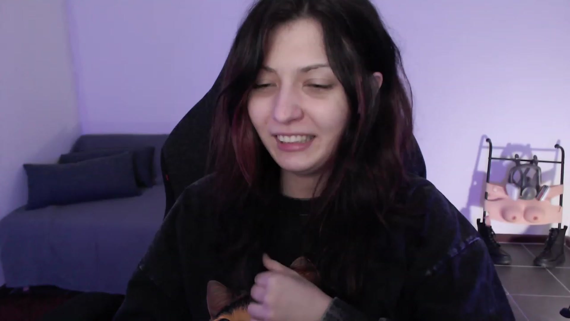 Gallery image thumbnail from RoomToAvoid's myfreecams stream on, 09/21/2023, 04:51 image 16 of 20