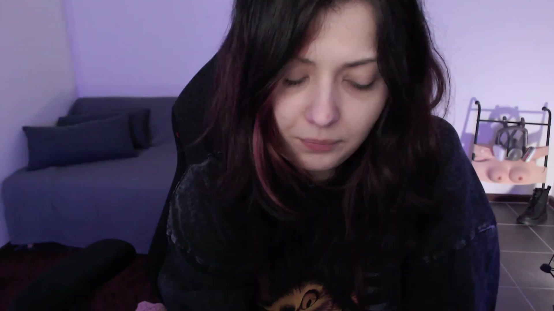 Gallery image thumbnail from RoomToAvoid's myfreecams stream on, 09/21/2023, 04:51 image 12 of 20