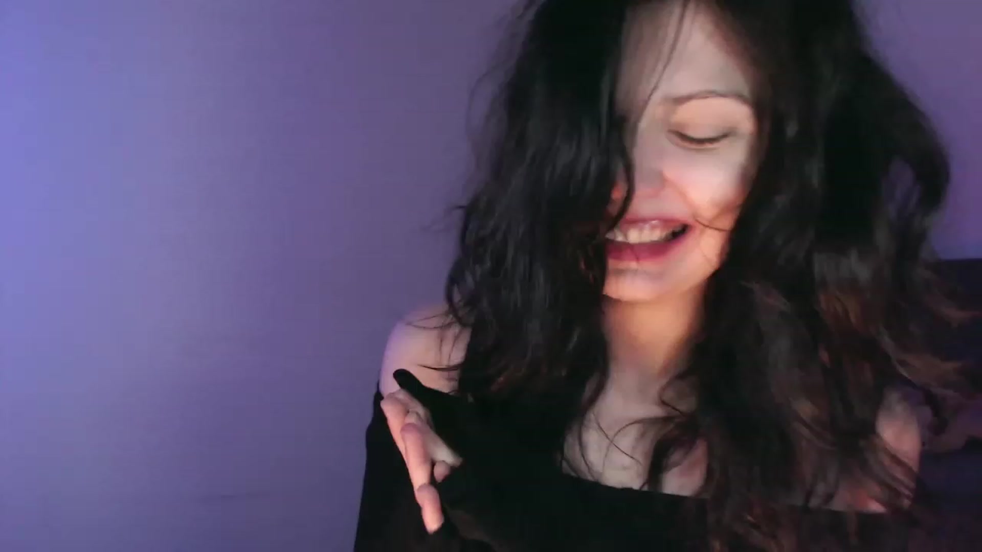 Gallery image thumbnail from RoomToAvoid's myfreecams stream on, 09/28/2023, 02:33 image 6 of 20