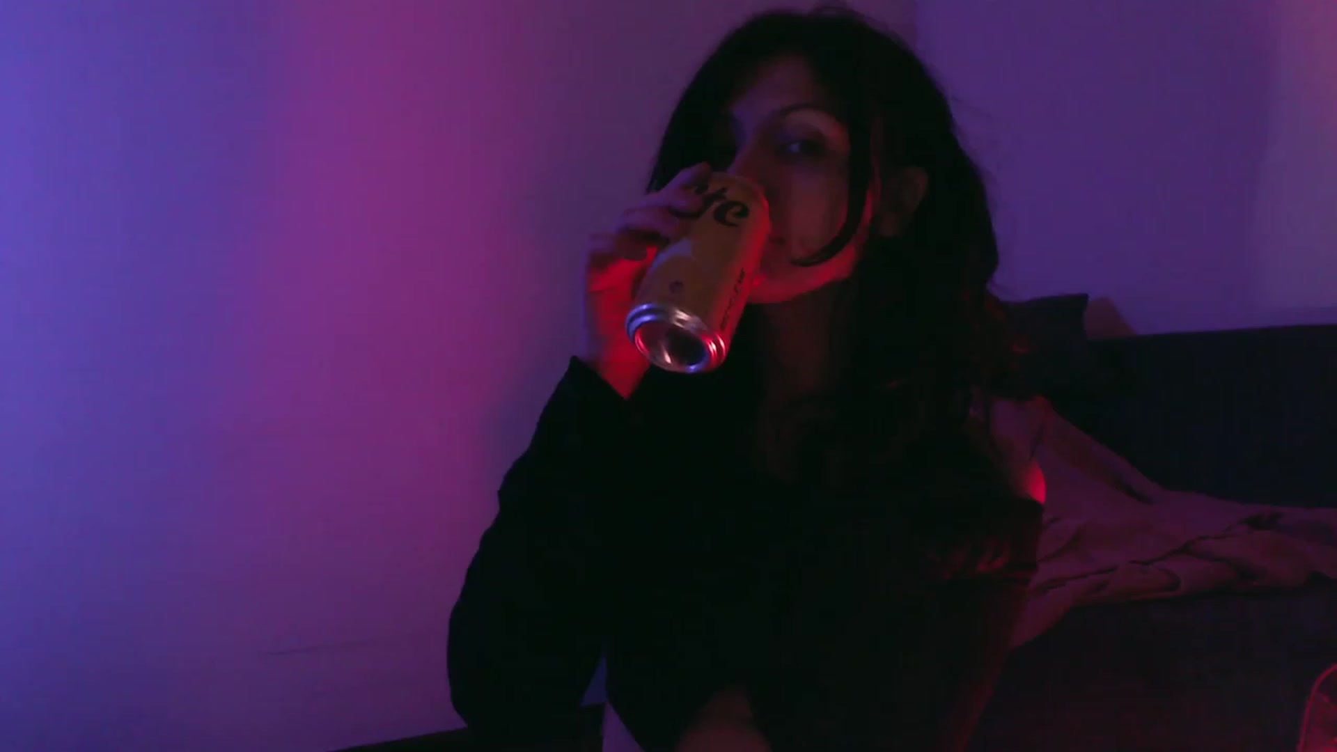 Gallery image thumbnail from RoomToAvoid's myfreecams stream on, 09/28/2023, 05:47 image 11 of 20