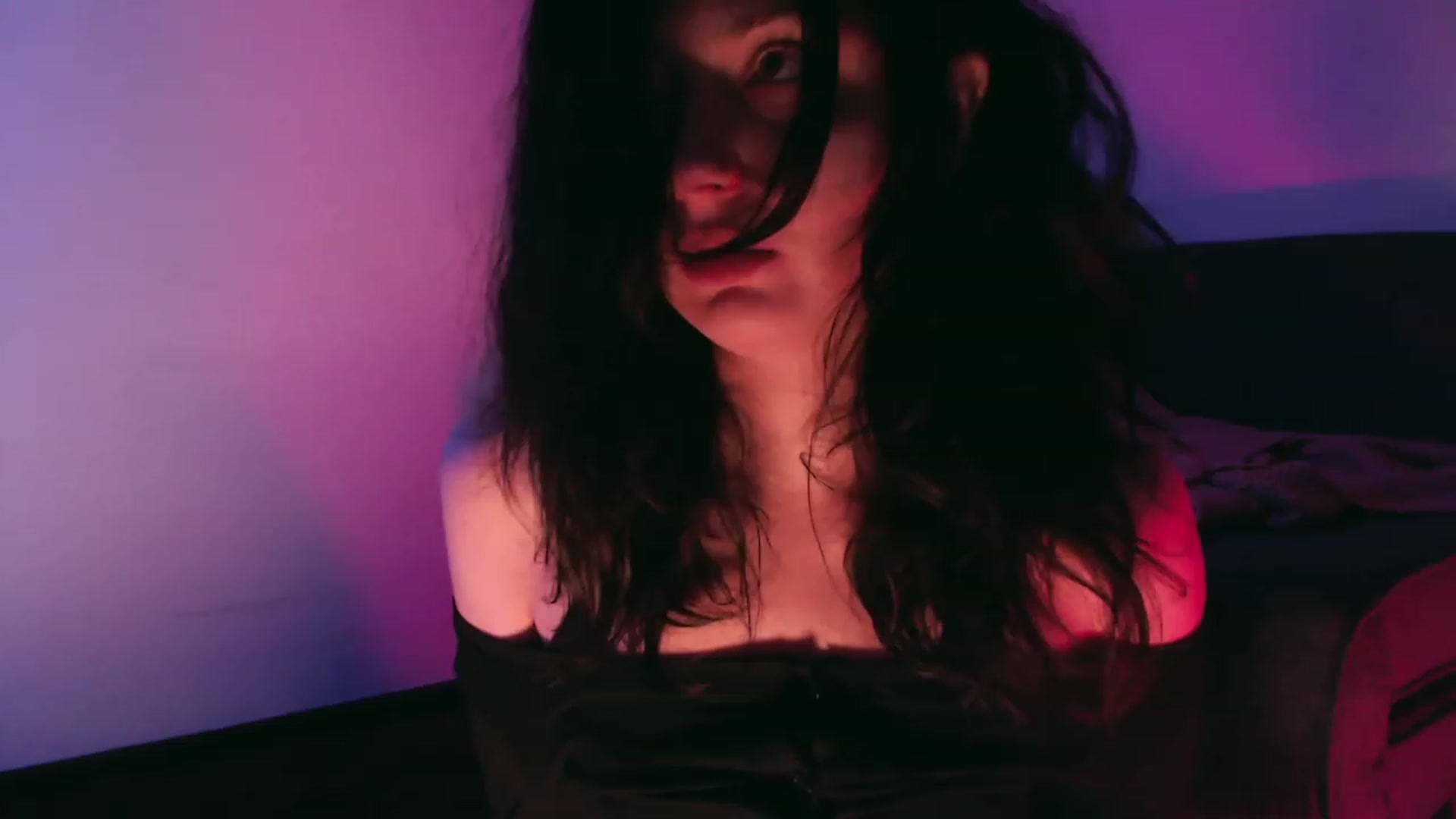 Gallery image thumbnail from RoomToAvoid's myfreecams stream on, 09/28/2023, 06:28 image 8 of 20