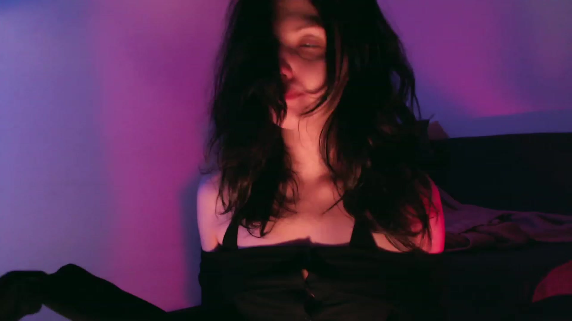 Gallery image thumbnail from RoomToAvoid's myfreecams stream on, 09/28/2023, 06:28 image 4 of 20