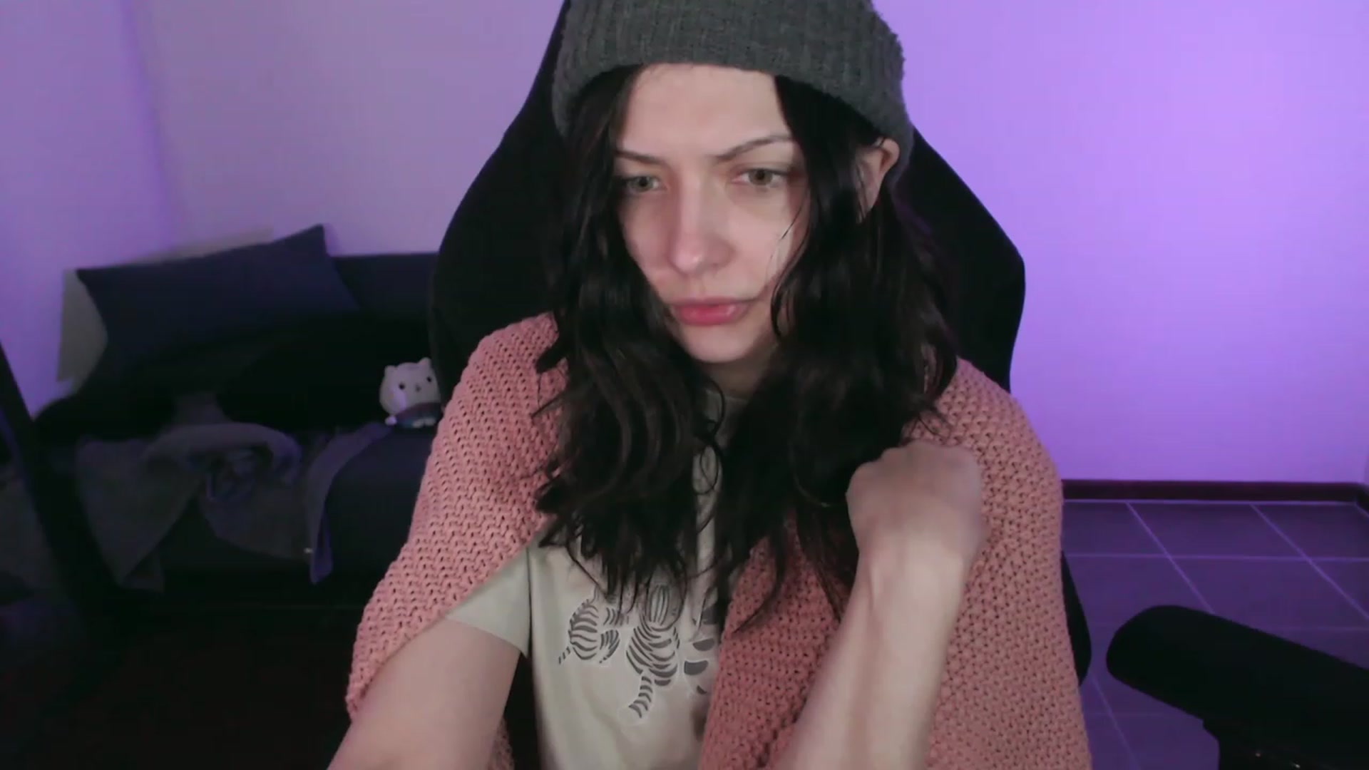 Gallery image thumbnail from RoomToAvoid's myfreecams stream on, 10/15/2023, 03:49 image 13 of 20