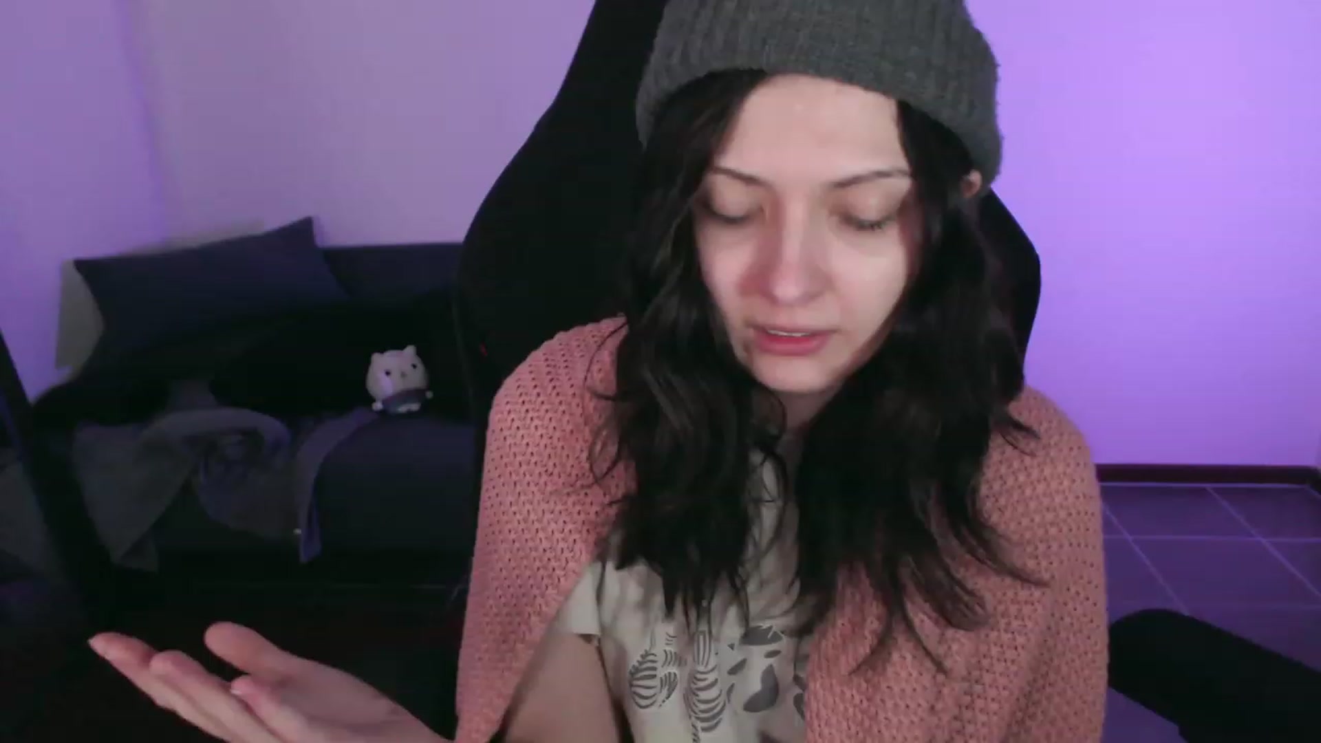 Gallery image thumbnail from RoomToAvoid's myfreecams stream on, 10/15/2023, 03:49 image 14 of 20