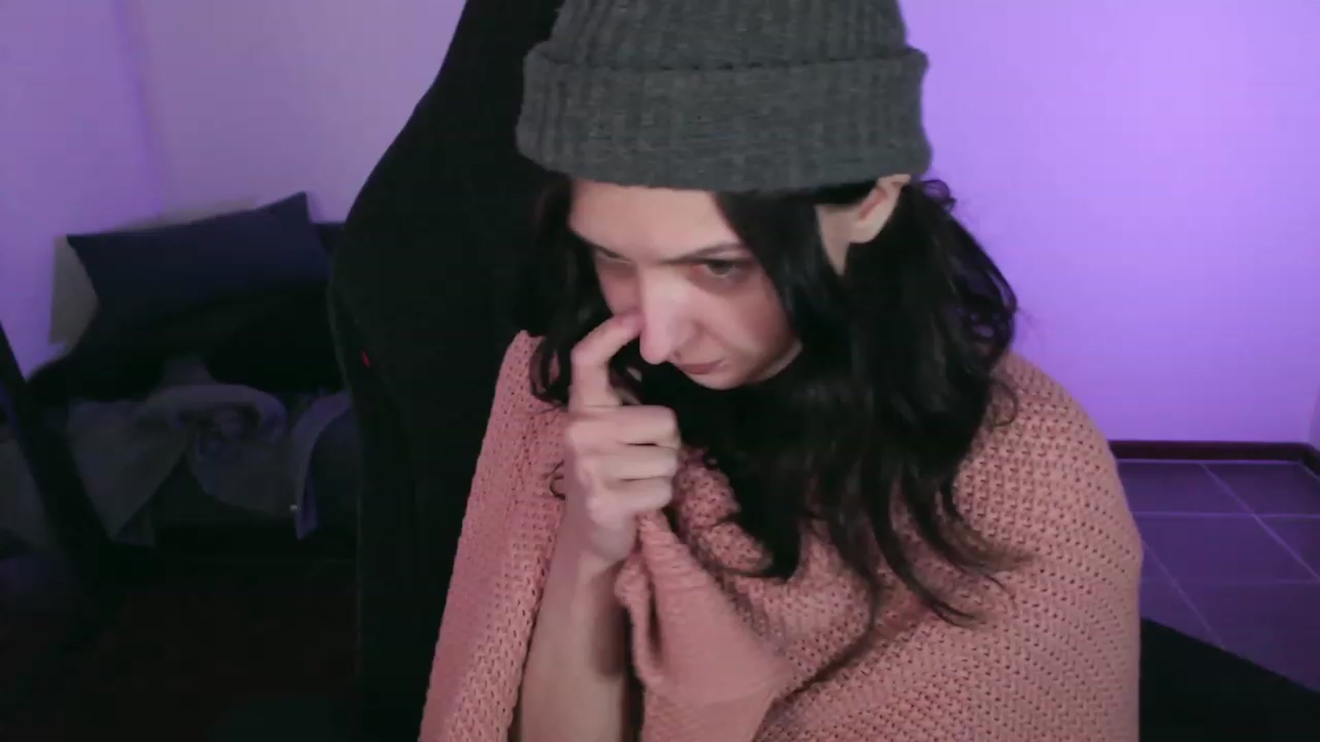 Gallery image thumbnail from RoomToAvoid's myfreecams stream on, 10/15/2023, 03:49 image 5 of 20