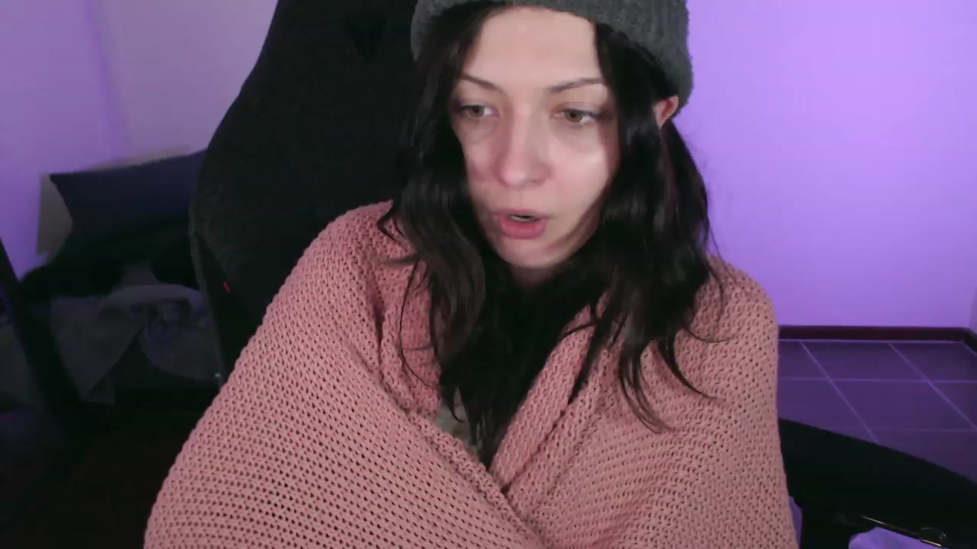 Gallery image thumbnail from RoomToAvoid's myfreecams stream on, 10/15/2023, 03:49 image 1 of 20