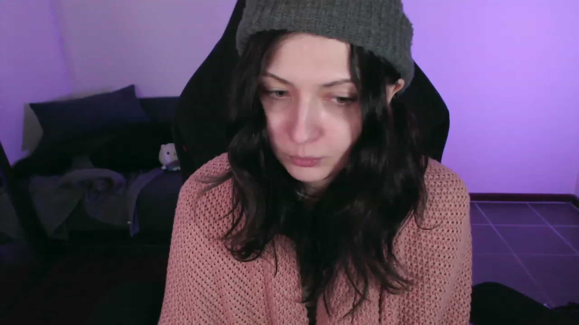 Gallery image thumbnail from RoomToAvoid's myfreecams stream on, 10/15/2023, 03:49 image 6 of 20