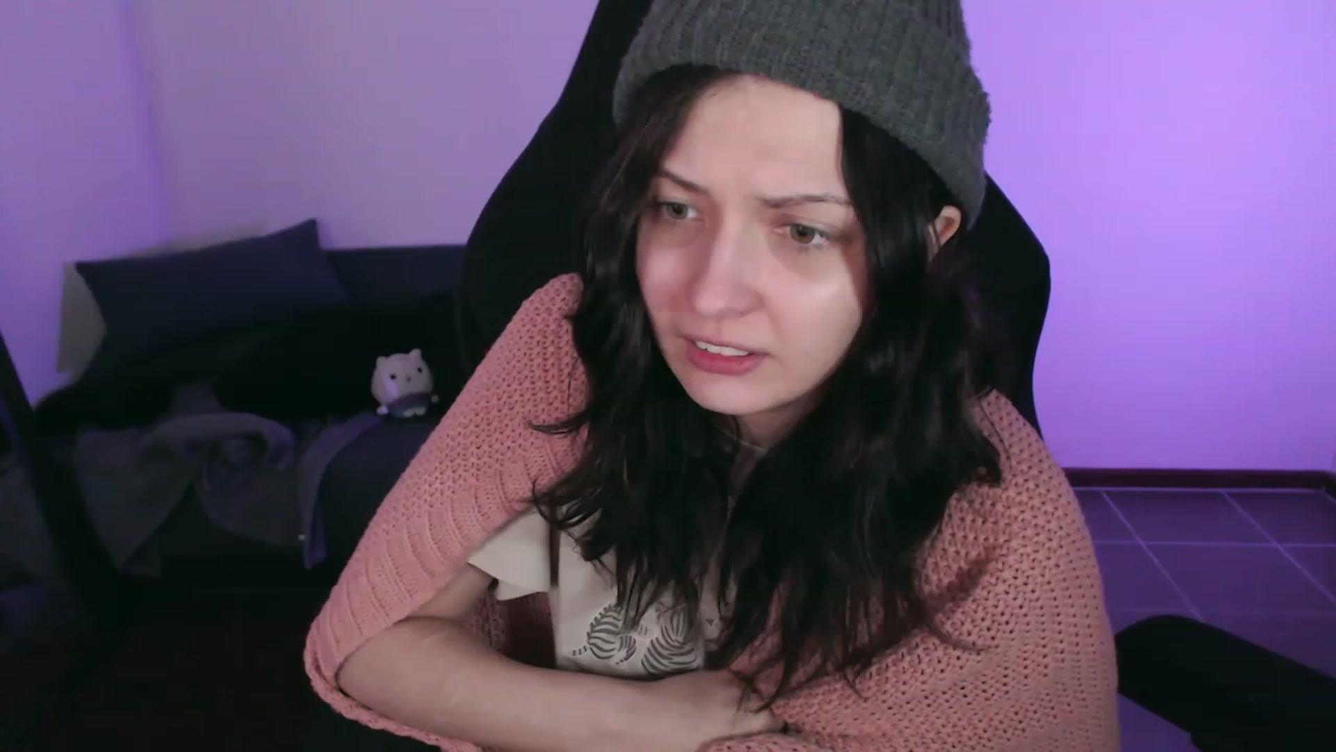 Gallery image thumbnail from RoomToAvoid's myfreecams stream on, 10/15/2023, 03:49 image 18 of 20