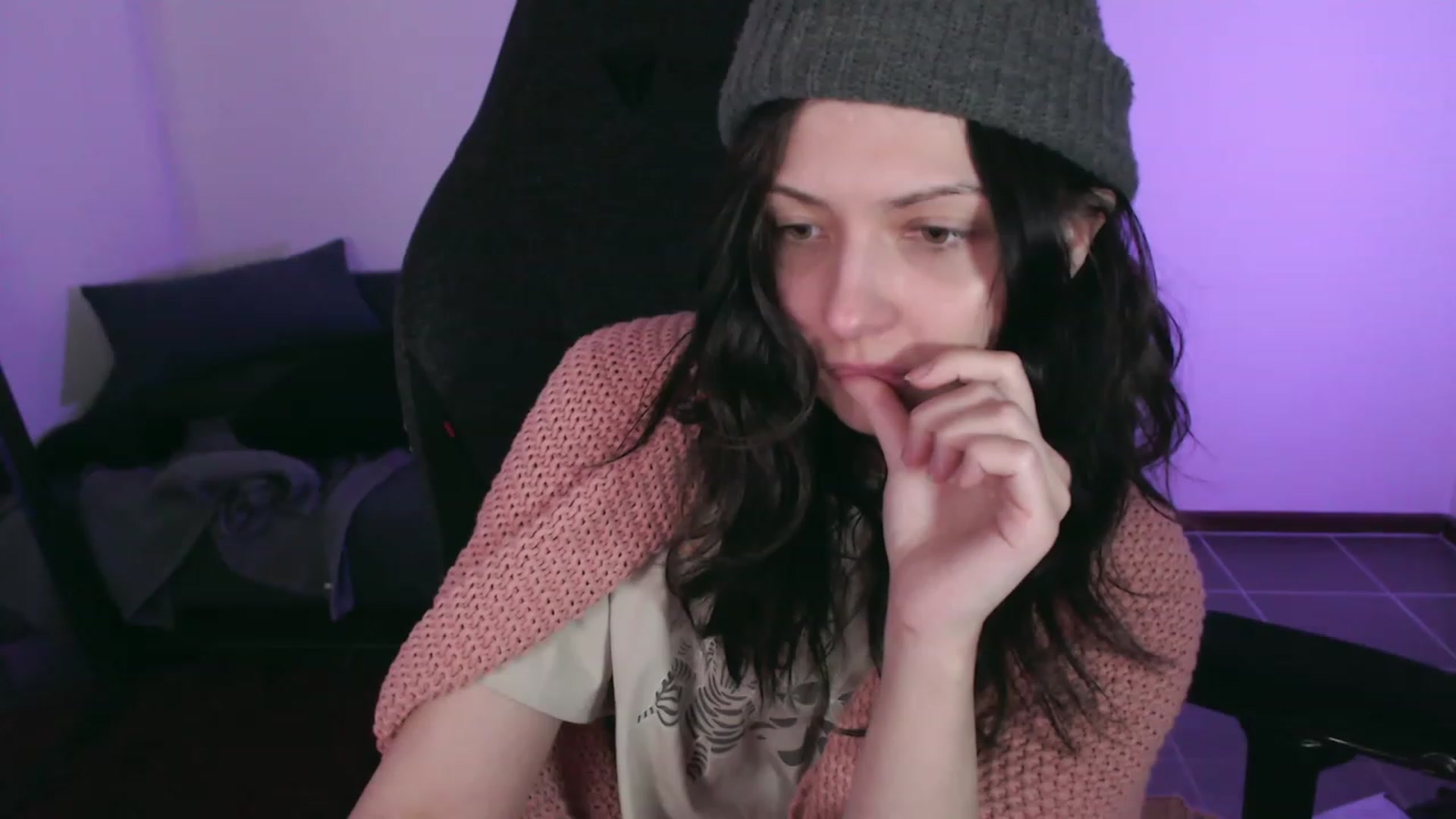 Gallery image thumbnail from RoomToAvoid's myfreecams stream on, 10/15/2023, 03:49 image 12 of 20