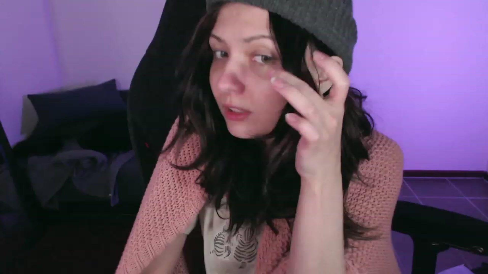 Gallery image thumbnail from RoomToAvoid's myfreecams stream on, 10/15/2023, 03:49 image 17 of 20