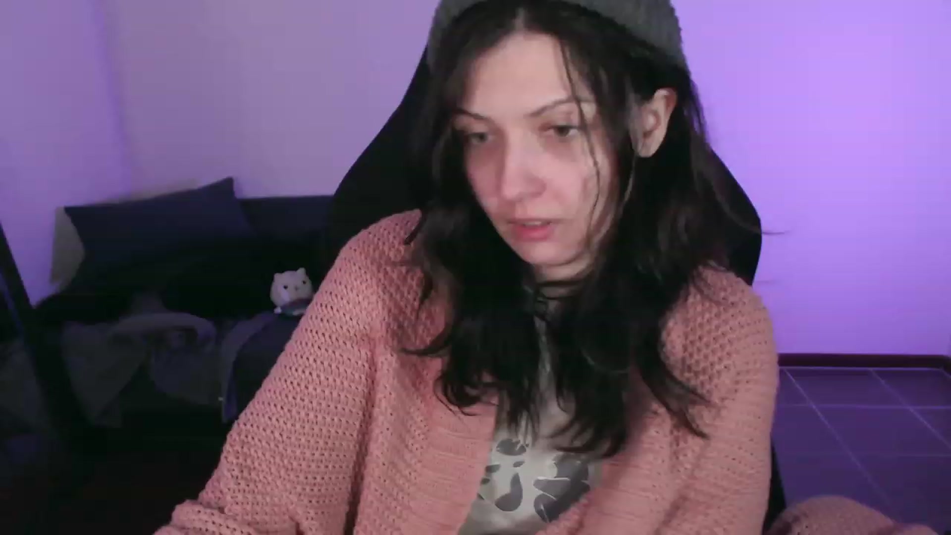 Gallery image thumbnail from RoomToAvoid's myfreecams stream on, 10/15/2023, 06:17 image 19 of 20
