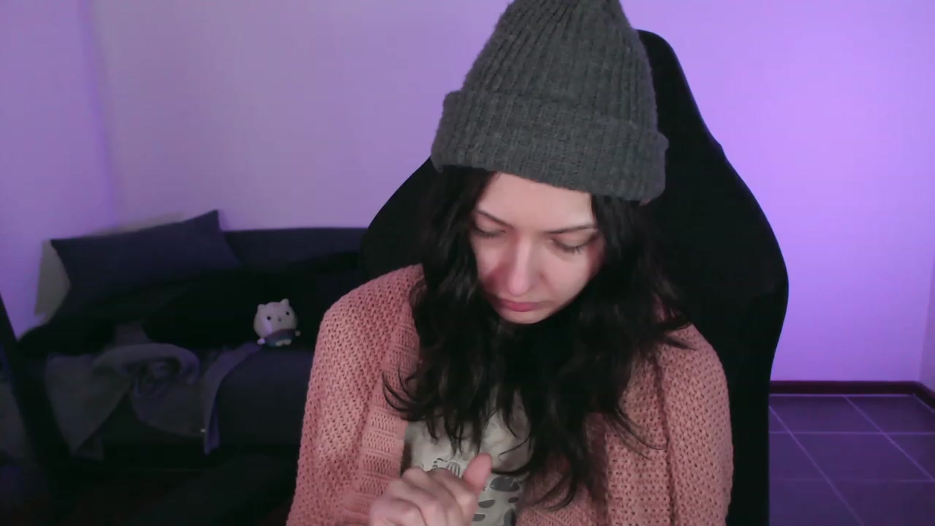 Gallery image thumbnail from RoomToAvoid's myfreecams stream on, 10/15/2023, 06:17 image 3 of 20