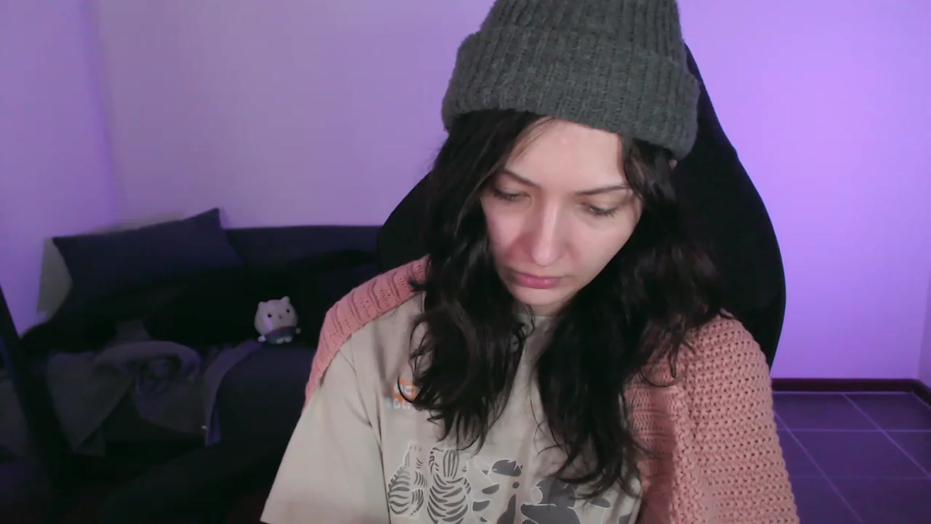 Gallery image thumbnail from RoomToAvoid's myfreecams stream on, 10/15/2023, 06:17 image 12 of 20
