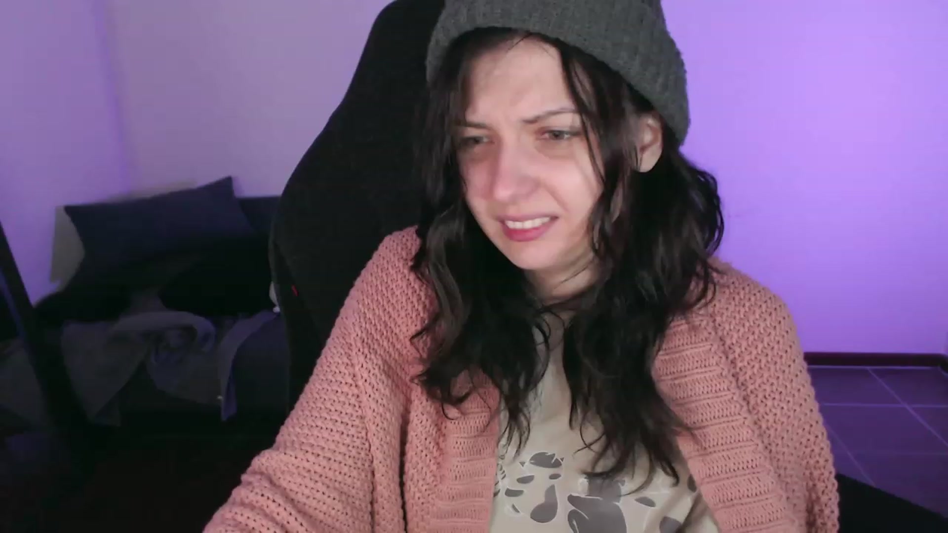 Gallery image thumbnail from RoomToAvoid's myfreecams stream on, 10/15/2023, 06:17 image 20 of 20
