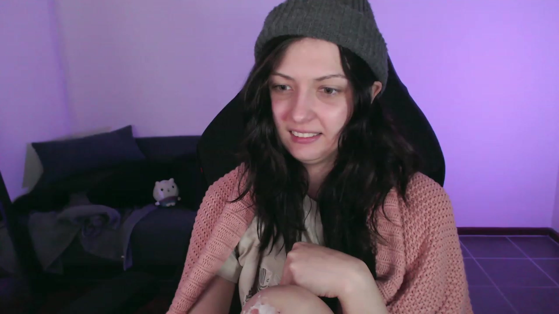 Gallery image thumbnail from RoomToAvoid's myfreecams stream on, 10/15/2023, 06:17 image 7 of 20