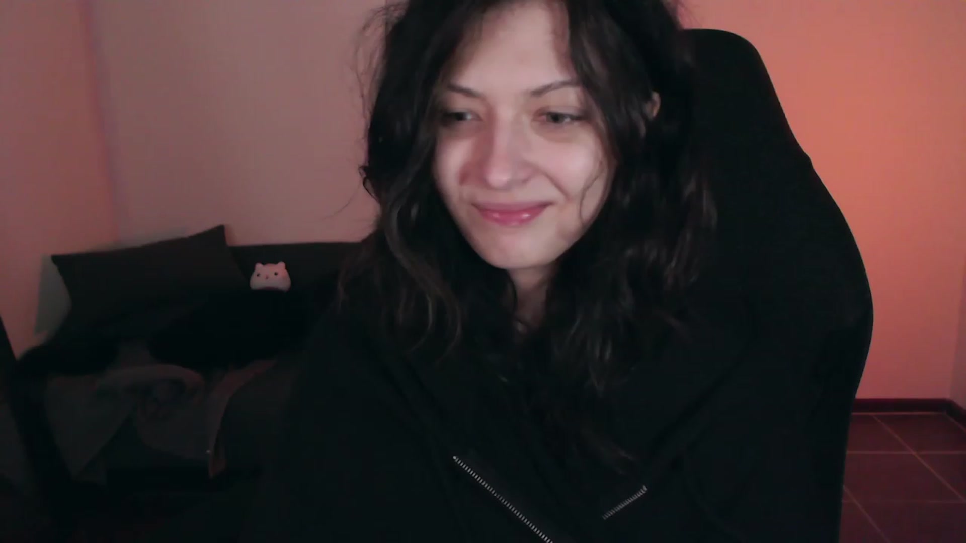 Gallery image thumbnail from RoomToAvoid's myfreecams stream on, 10/16/2023, 04:50 image 4 of 20