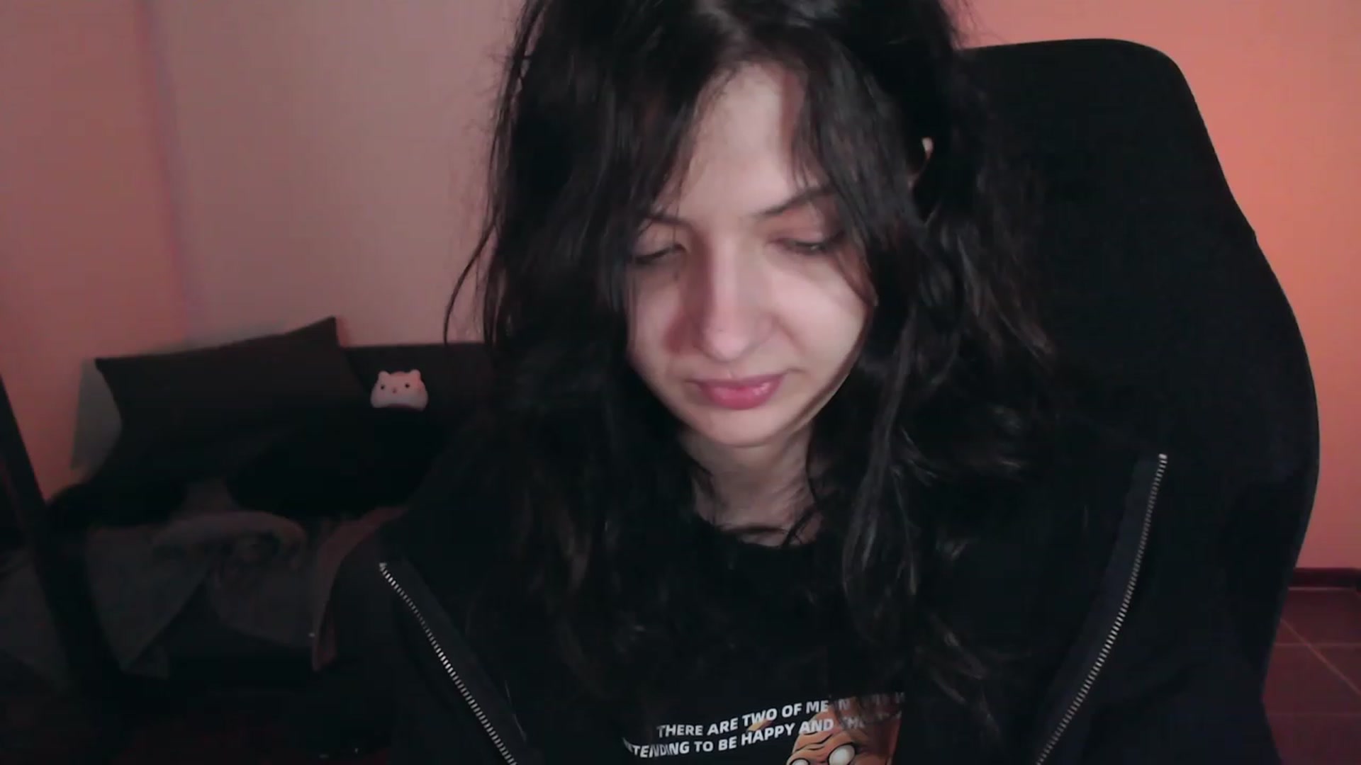 Gallery image thumbnail from RoomToAvoid's myfreecams stream on, 10/16/2023, 04:50 image 2 of 20